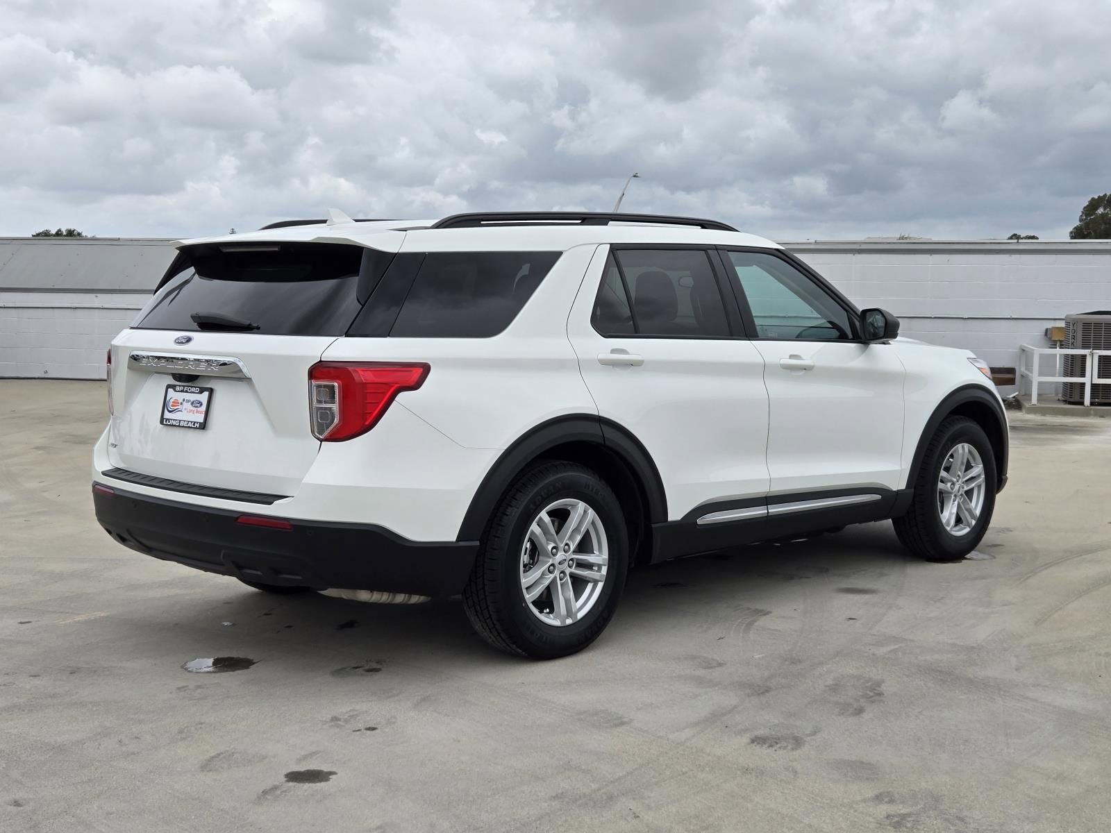 Used 2023 Ford Explorer XLT RWD image 4