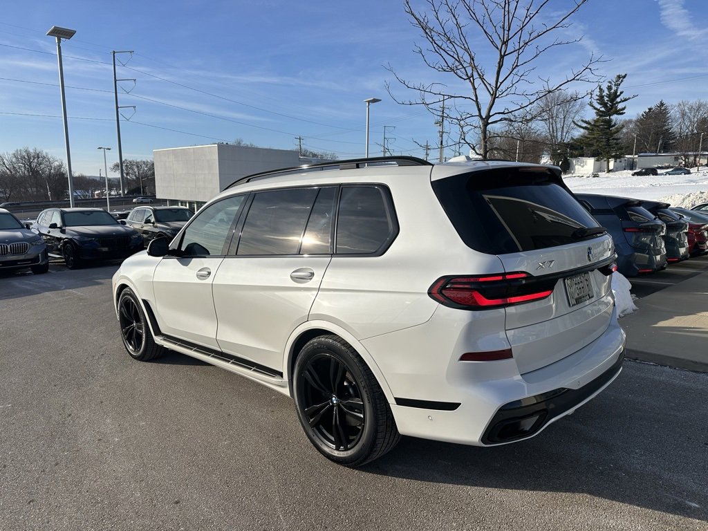 Used 2024 BMW X7 xDrive40i w/ Executive Package image 6