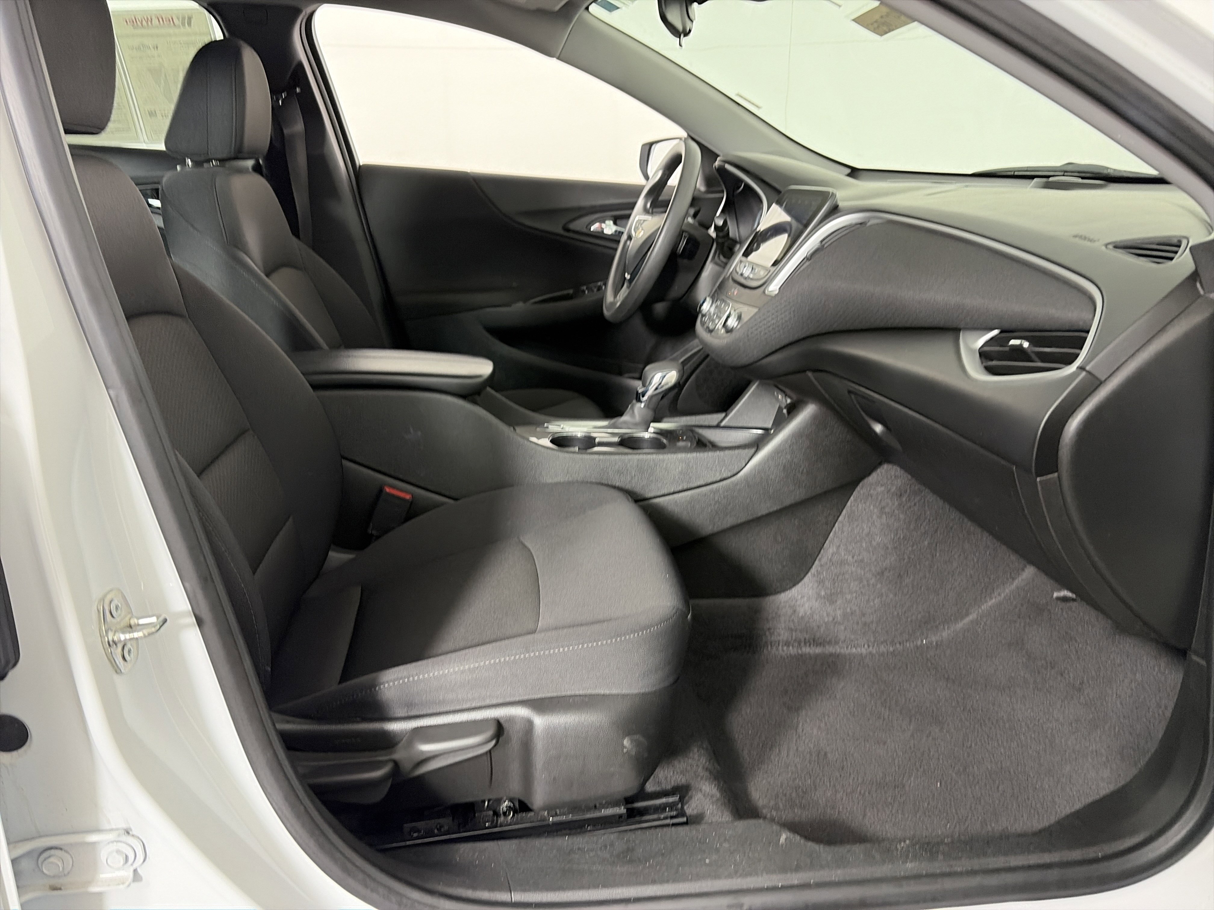 Used 2024 Chevrolet Malibu LT image 42