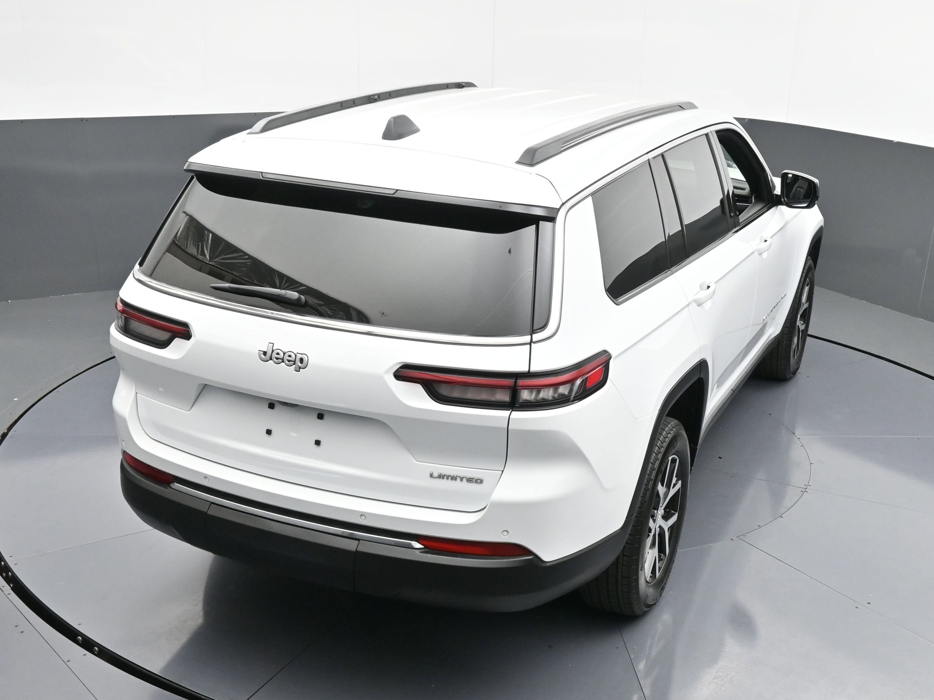 Used 2025 Jeep Grand Cherokee L Limited image 36