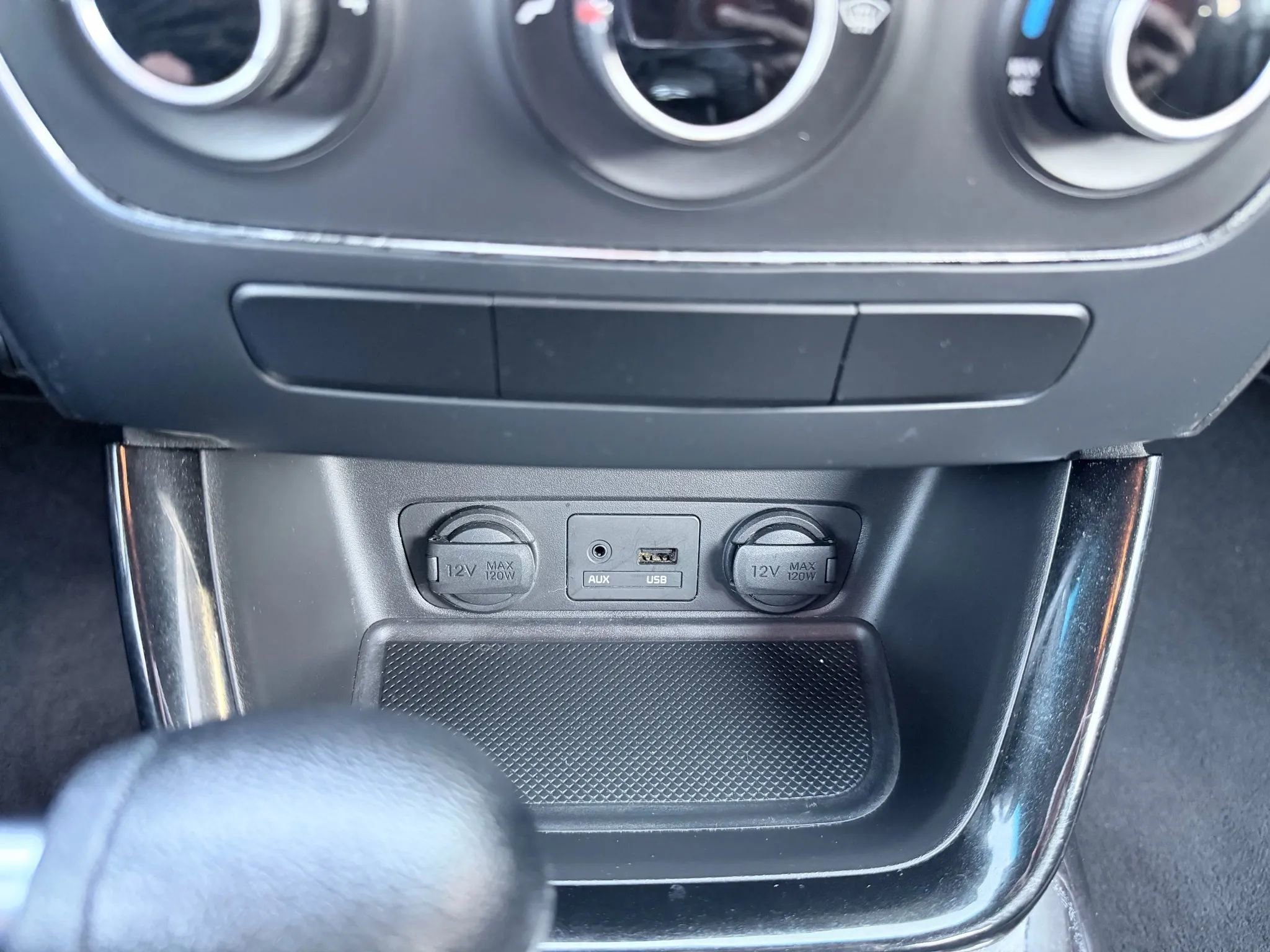 Used 2015 Kia Sorento LX image 23