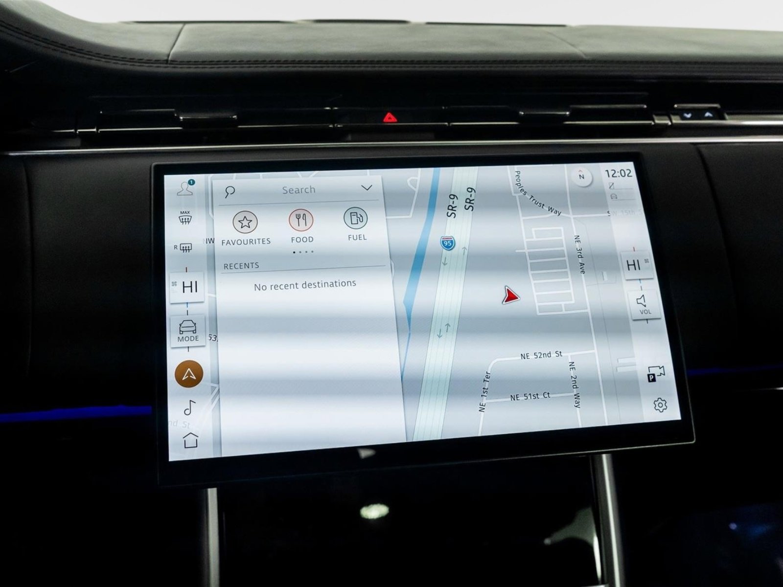 Used 2024 Land Rover Range Rover Long Wheelbase Autobiography image 37