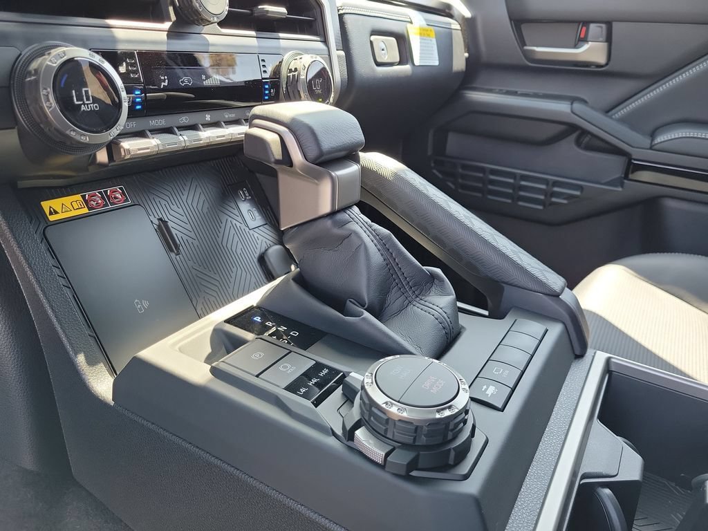 New 2026 Toyota 4Runner Limited AWD/4WD image 32