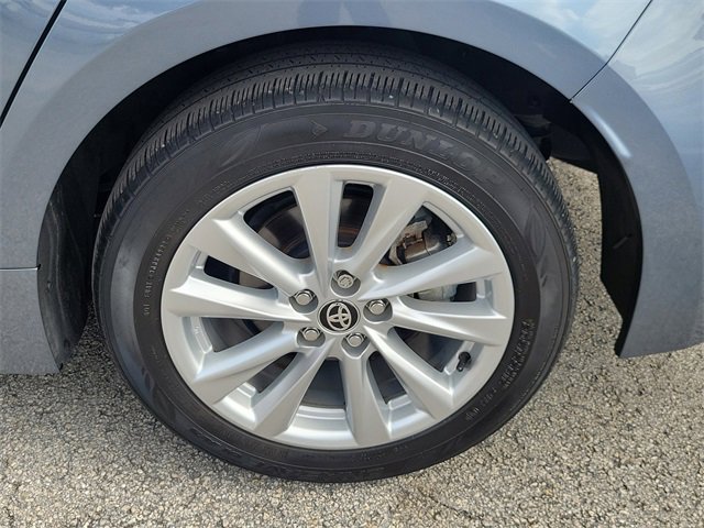 Used 2023 Toyota Corolla LE w/ LE Convenience Package image 5