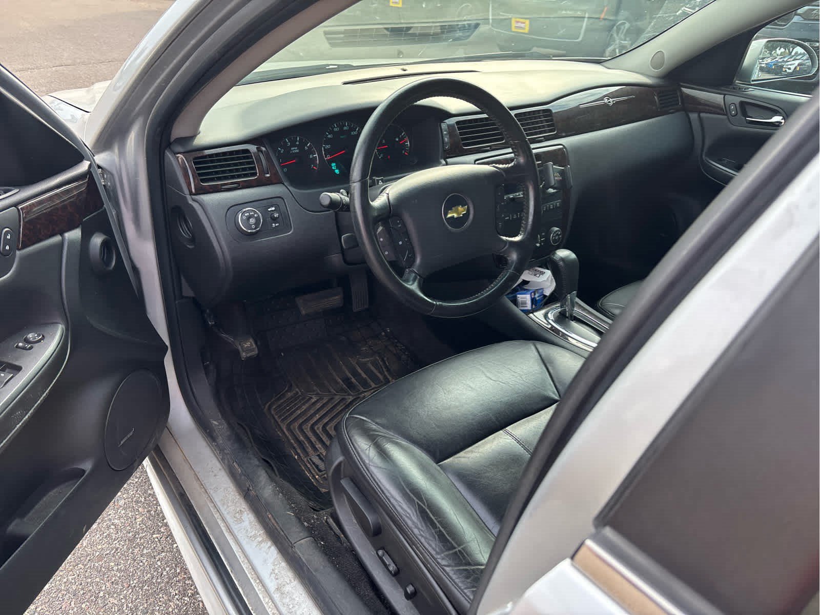Used 2013 Chevrolet Impala LTZ FWD image 8
