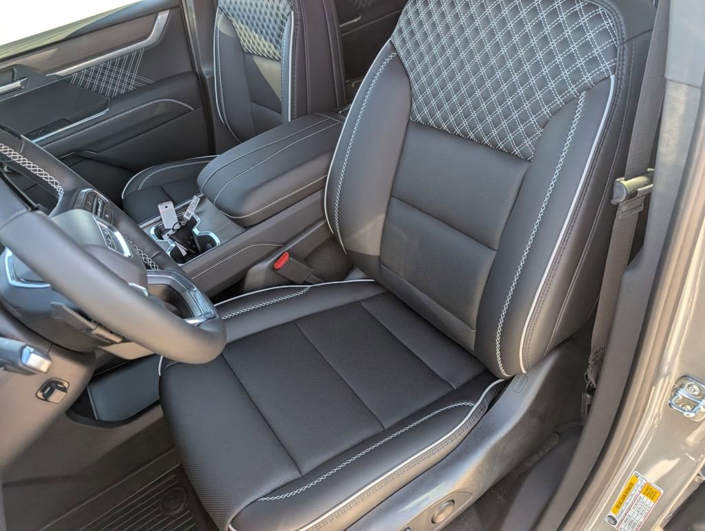 New 2026 GMC Acadia Denali w/ Super Cruise Package image 9