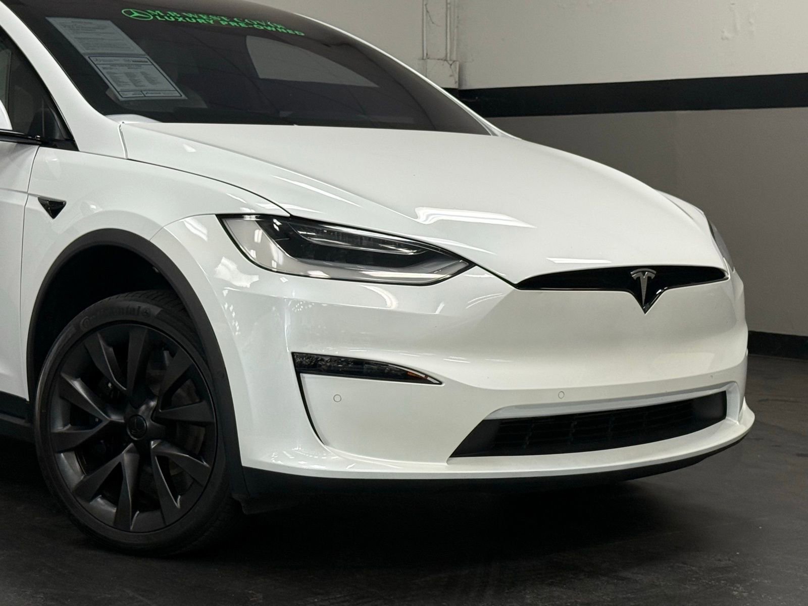 Used 2022 Tesla Model X Plaid image 3