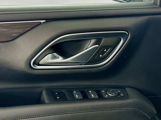 Used 2024 Chevrolet Suburban Z71 w/ Luxury Package image 19