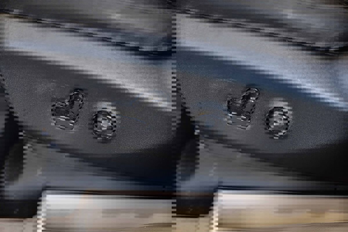 Used 2022 Chrysler Voyager LX image 23