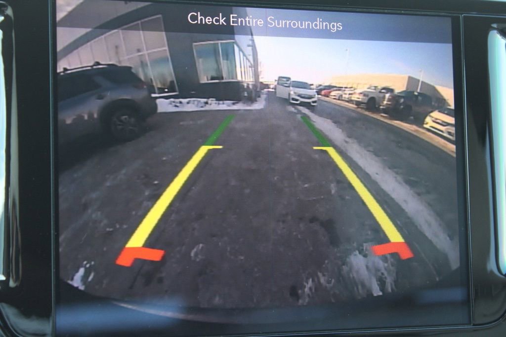 Used 2018 Chrysler Pacifica Touring-L Plus w/ Tire & Wheel Group image 42