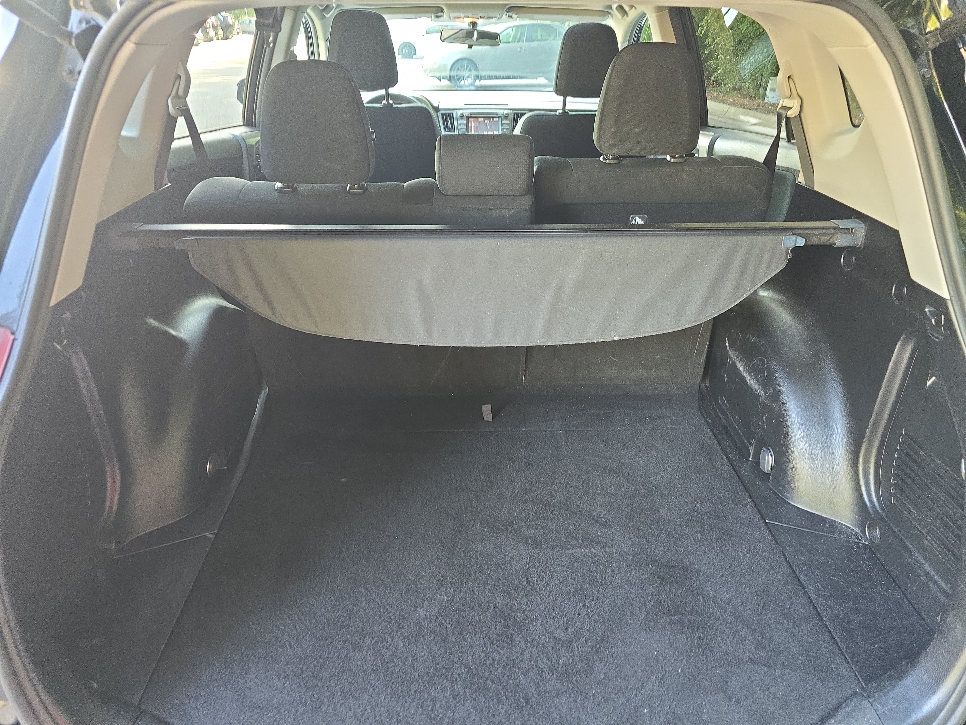 Used 2015 Toyota RAV4 XLE FWD image 12