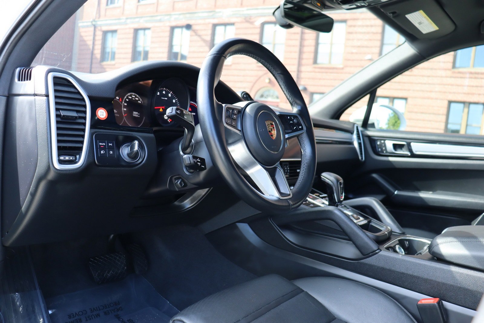 Used 2023 Porsche Cayenne Platinum Edition AWD/4WD image 10