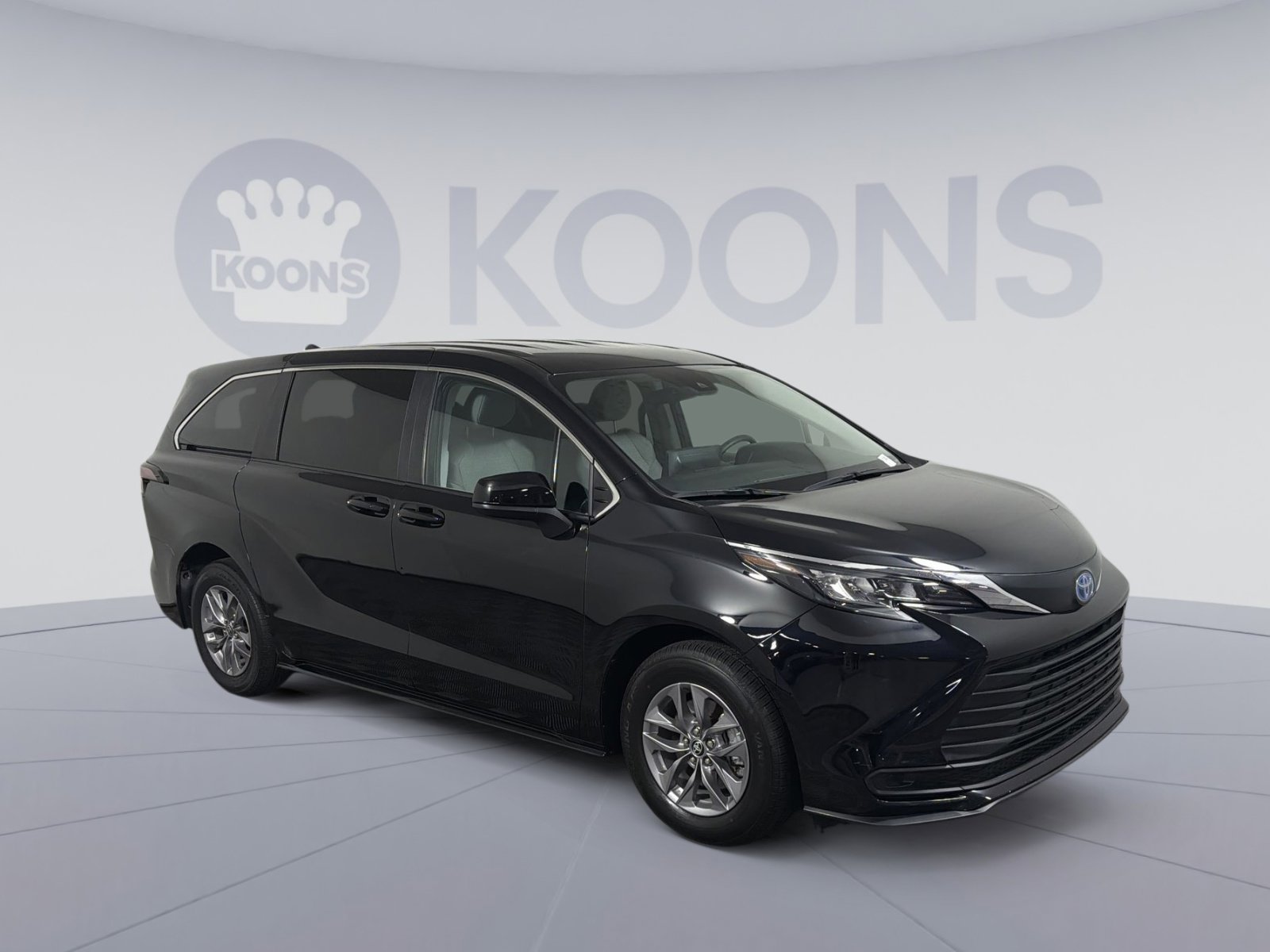 Used 2024 Toyota Sienna LE image 10
