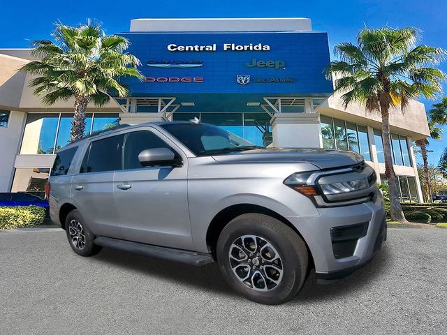 Used 2024 Ford Expedition XLT image 2