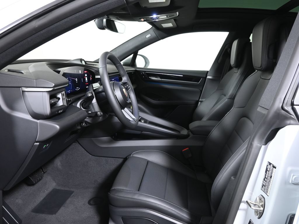 New 2026 Porsche Macan 4 Electric AWD/4WD image 5