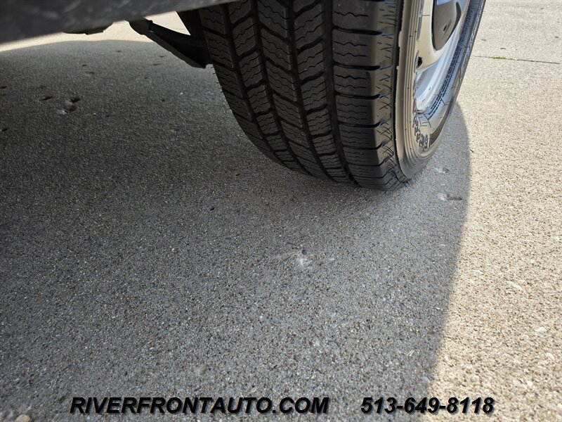 Used 2019 Ford Transit 150 130 Low Roof RWD image 19
