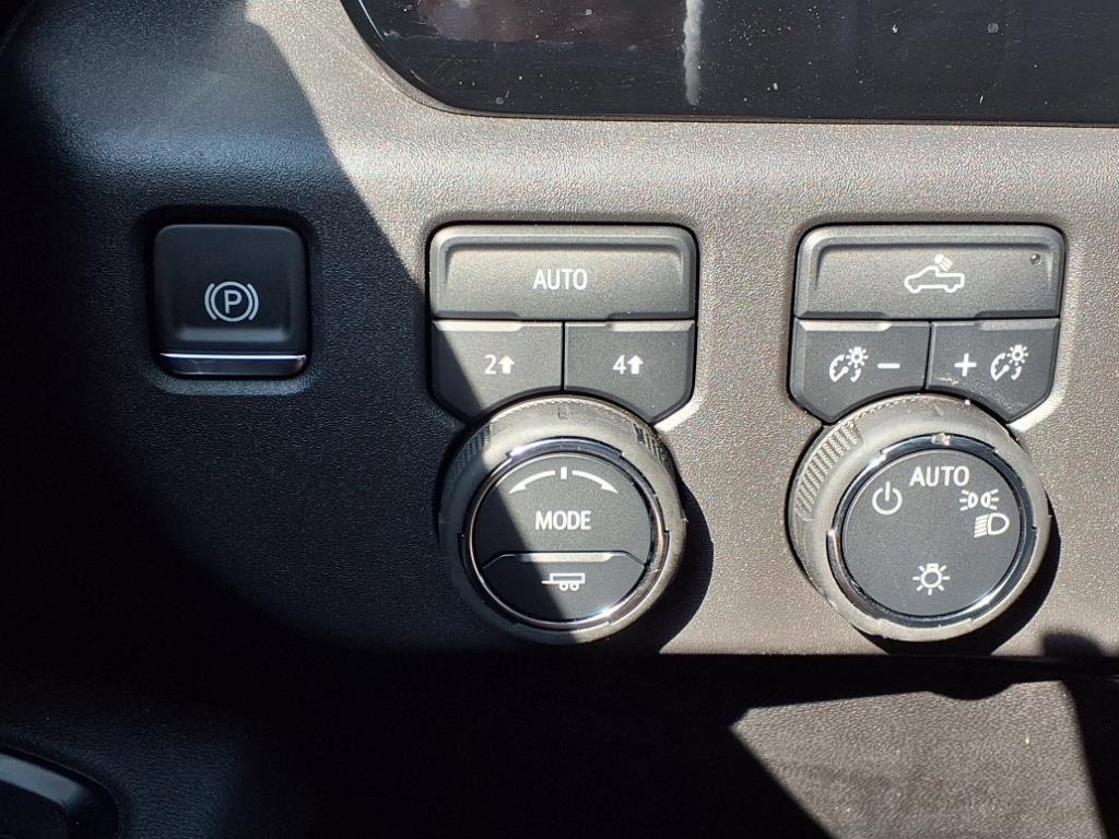 Used 2025 Chevrolet Silverado 1500 LT image 19