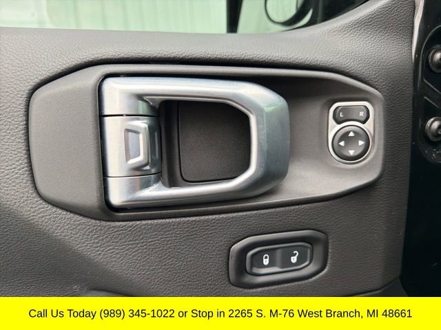 Used 2023 Jeep Gladiator Mojave w/ Cold Weather Group image 16