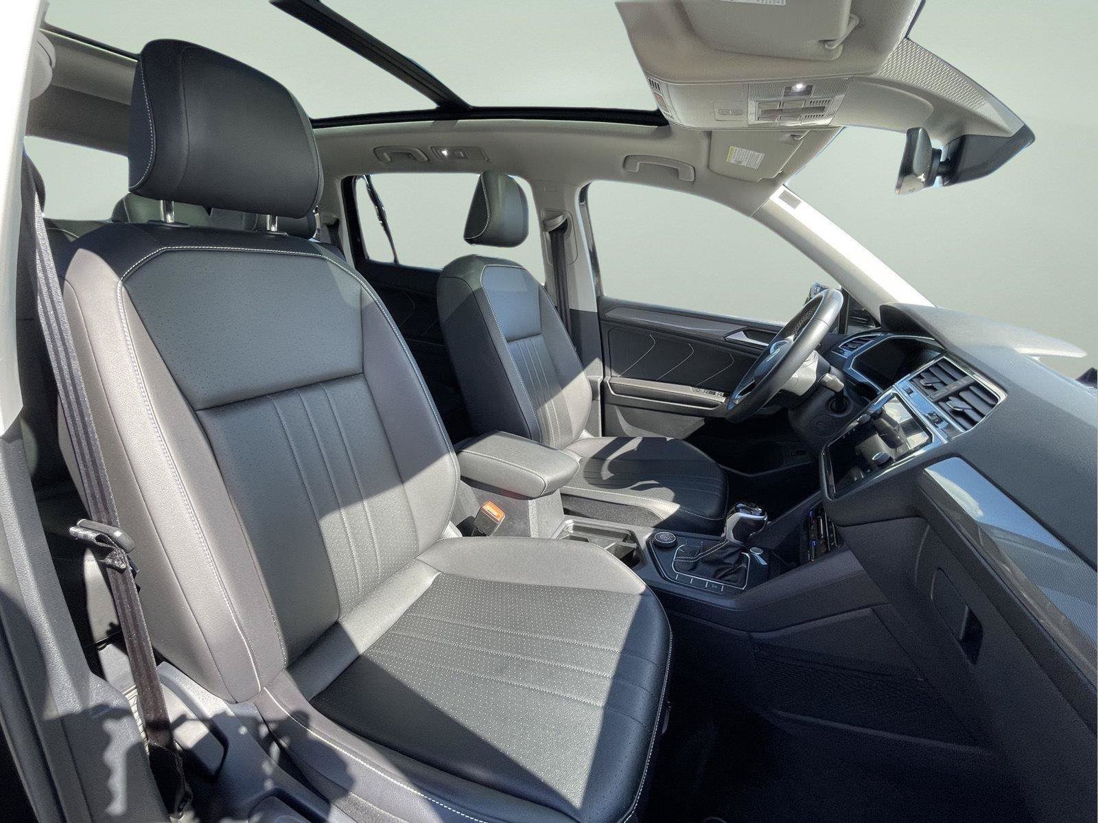 Used 2024 Volkswagen Tiguan SE AWD/4WD image 24