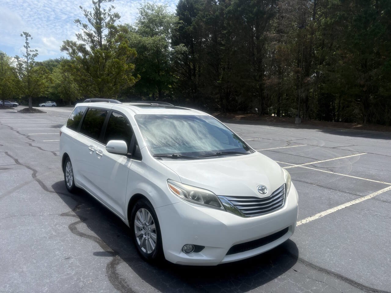 Used 2017 Toyota Sienna Limited Premium FWD image 47