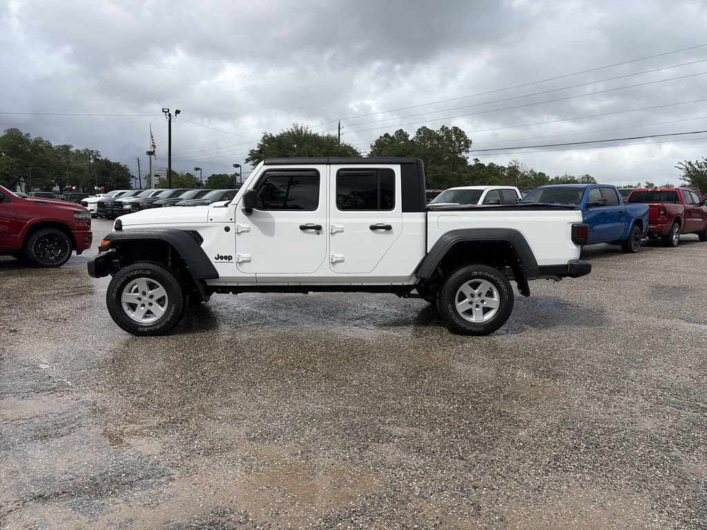 Used 2024 Jeep Gladiator Sport AWD/4WD image 3