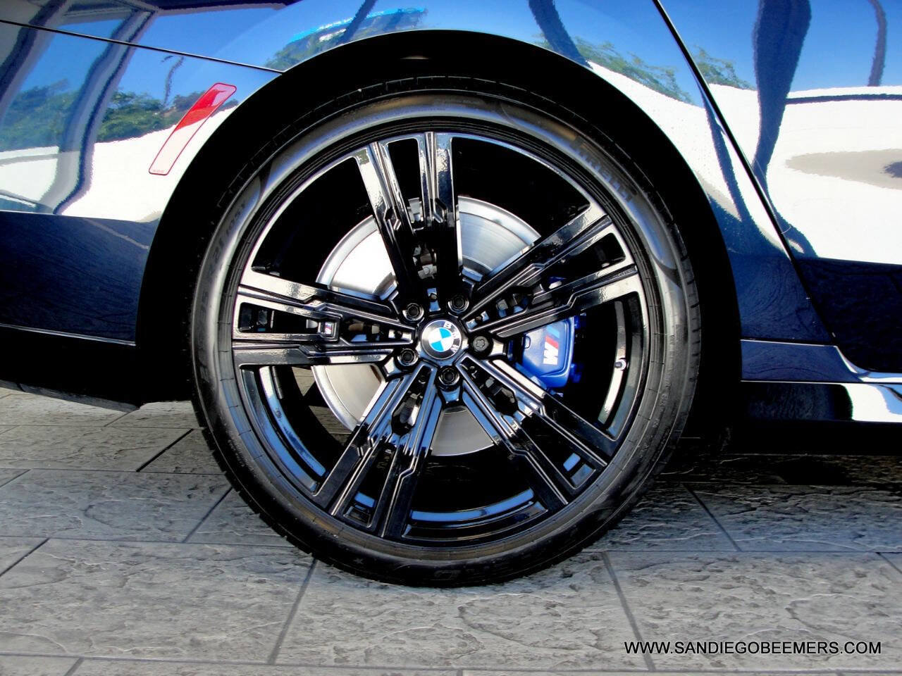 Used 2023 BMW 740i 740i M SPORT PRO+HUD+SWAROVSKI w/ Parking Assistance Package image 18