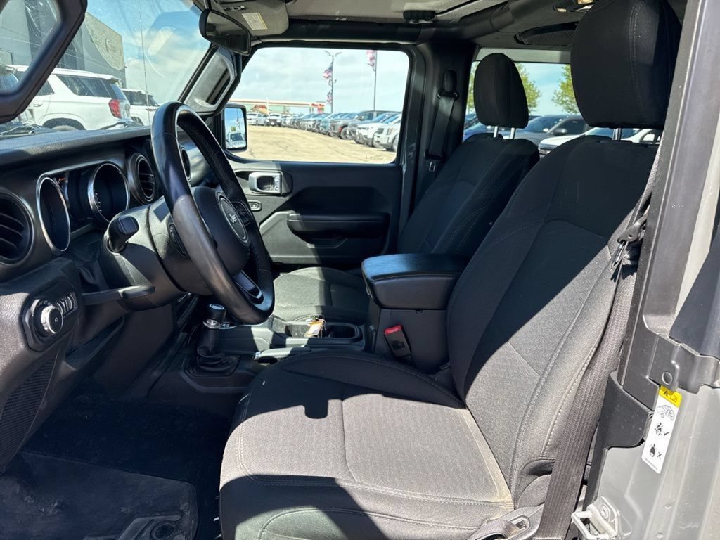 Used 2019 Jeep Wrangler Sport AWD/4WD image 12
