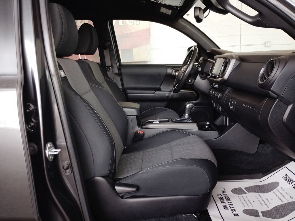 Used 2023 Toyota Tacoma TRD Sport AWD/4WD image 12