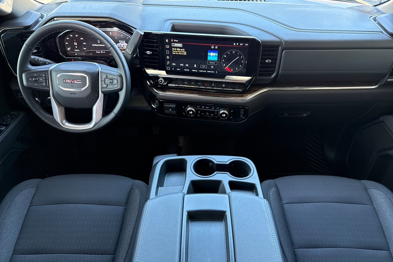 Used 2025 GMC Sierra 1500 Elevation image 17