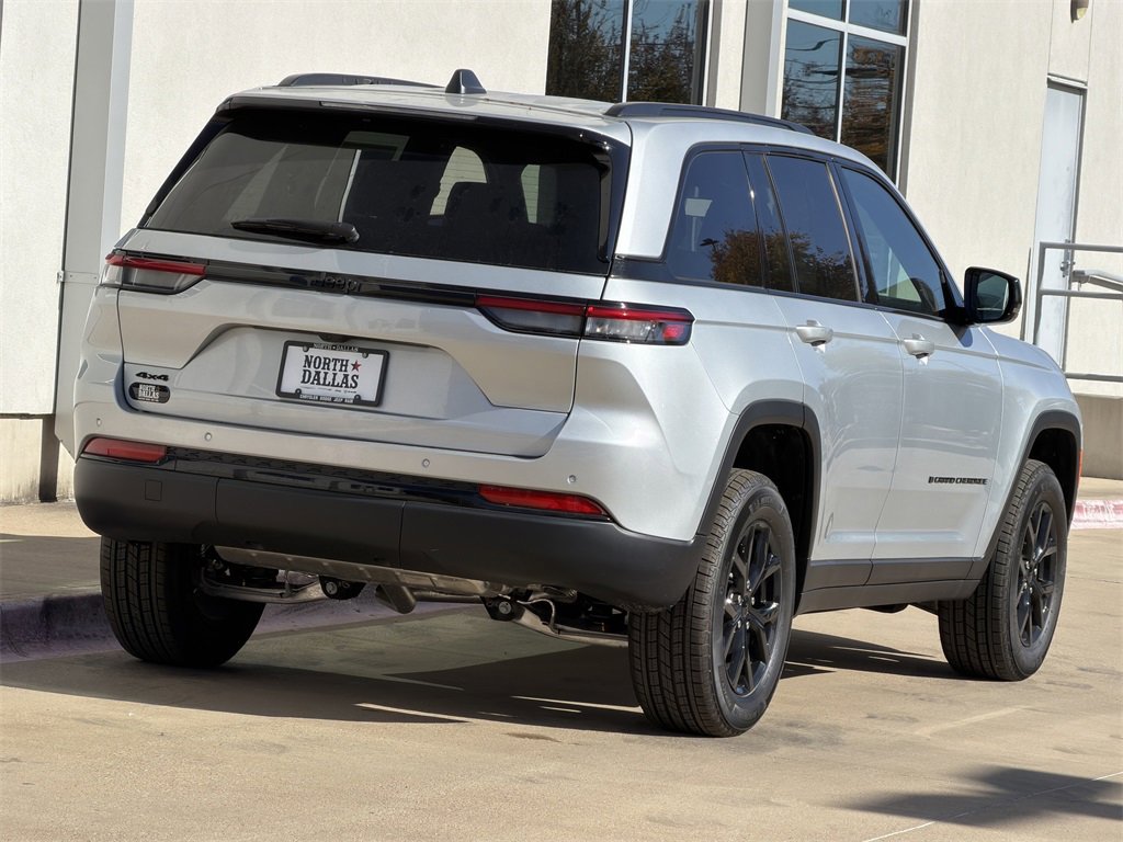 New 2025 Jeep Grand Cherokee Altitude image 5