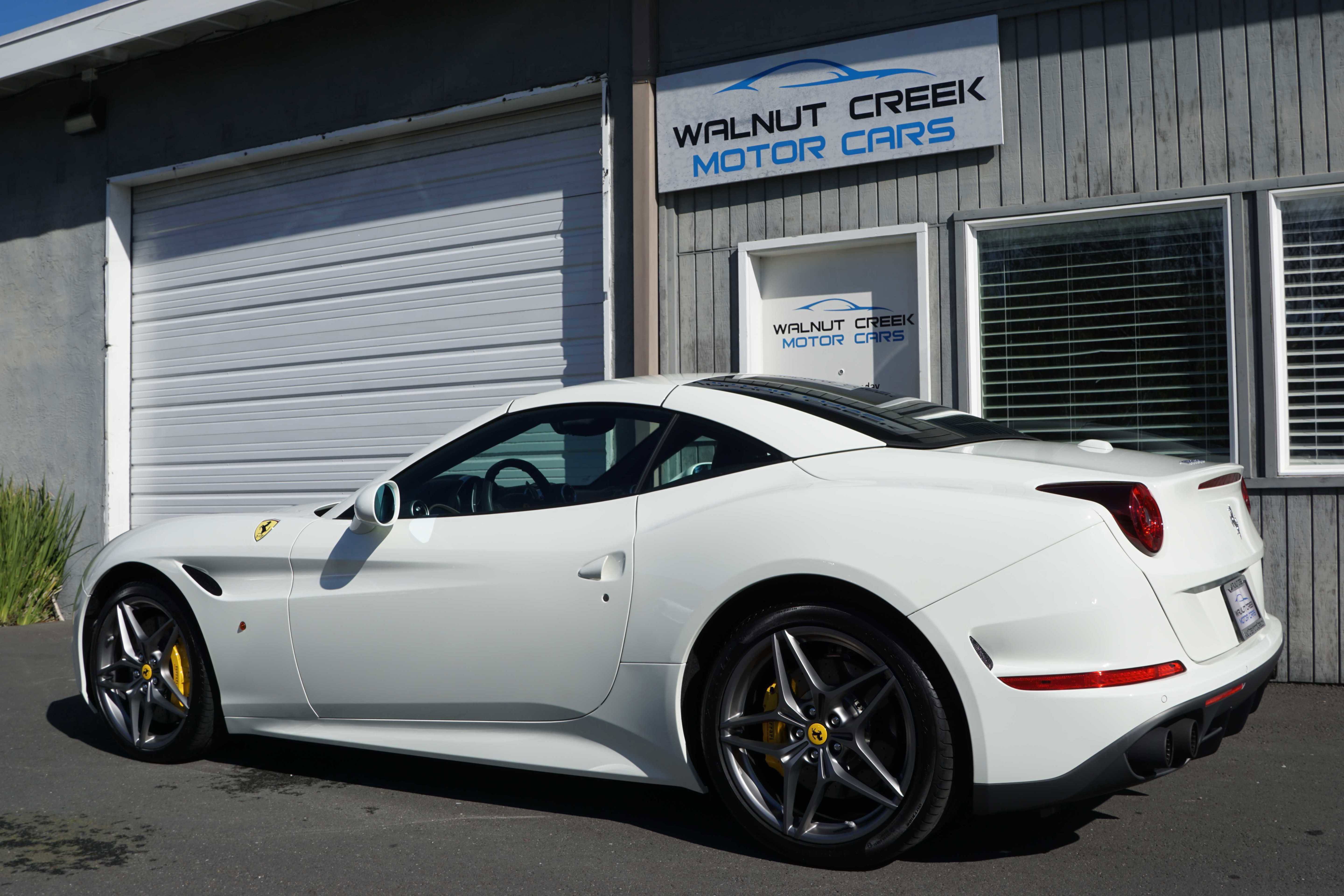 Used 2017 Ferrari California T image 18