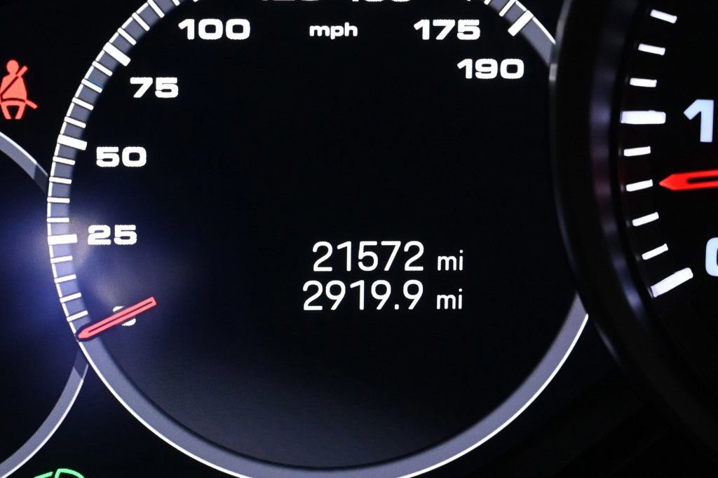 Certified 2023 Porsche Panamera Platinum Edition image 14