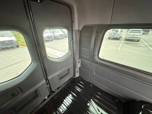 New 2025 Mercedes-Benz Sprinter 3500 image 32