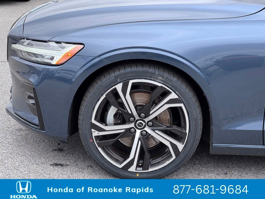 Used 2024 Volvo S60 B5 Core image 33