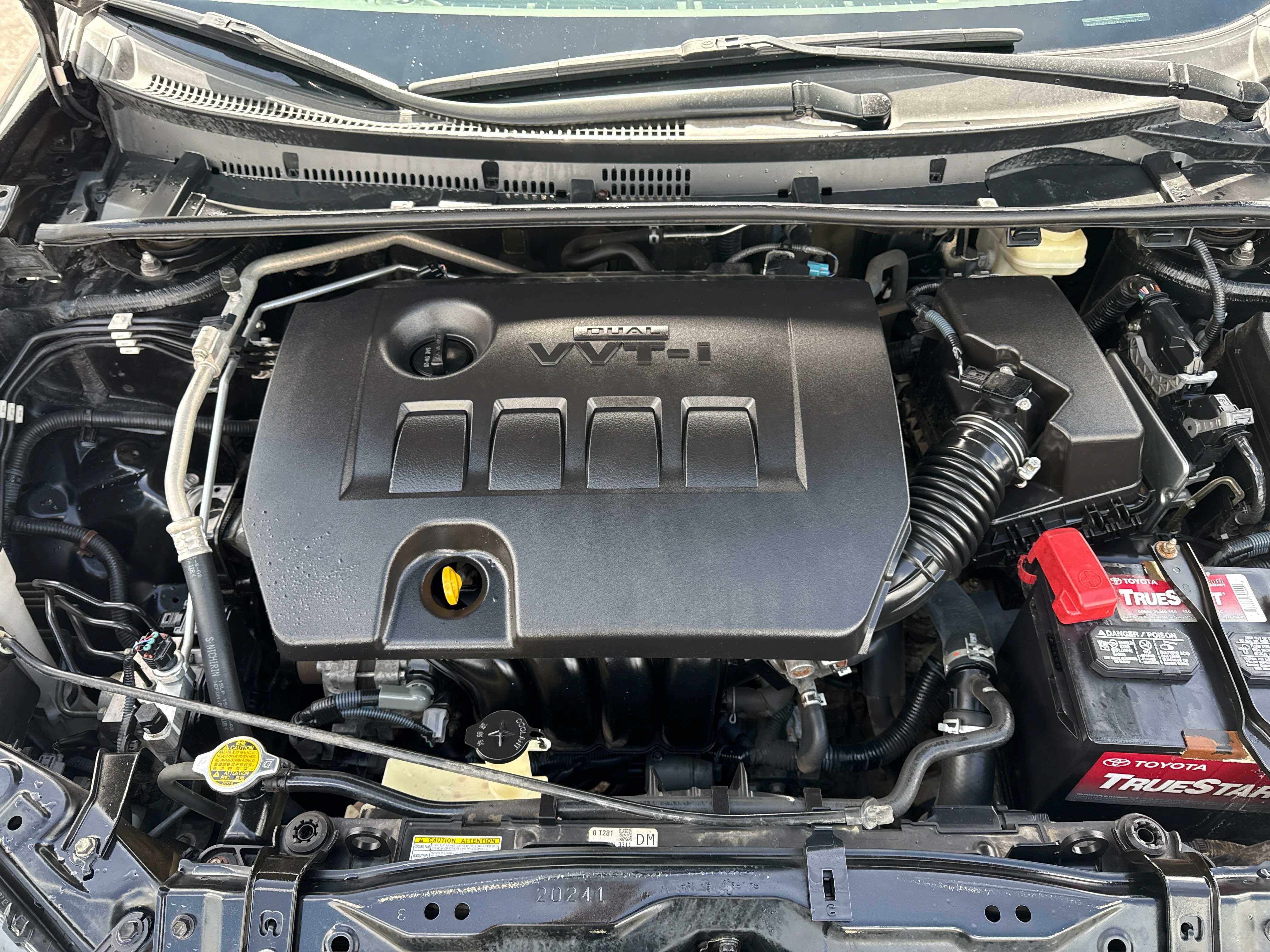 Used 2016 Toyota Corolla LE FWD image 8