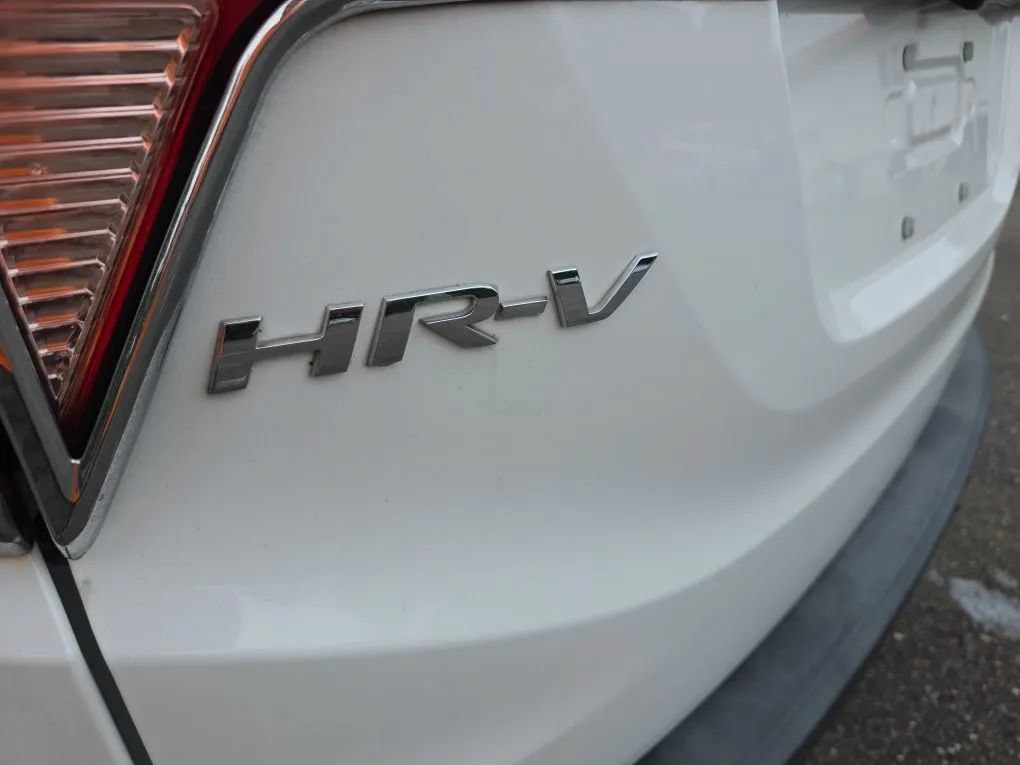 Used 2018 Honda HR-V EX image 10