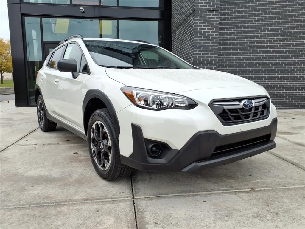 Used 2023 Subaru Crosstrek 2.0i image 2