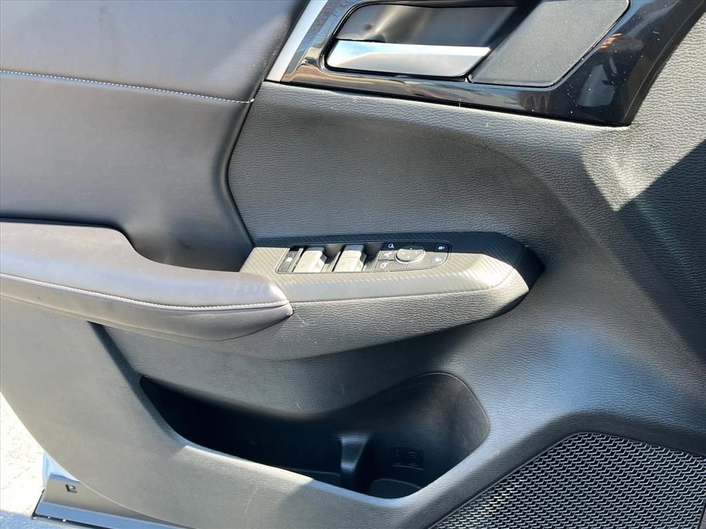 Used 2024 Mitsubishi Outlander SE image 23