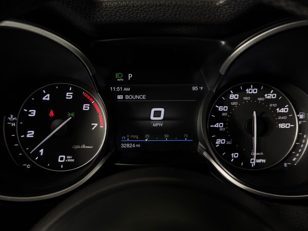 Used 2023 Alfa Romeo Stelvio Sprint image 14