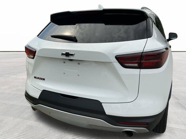 Used 2024 Chevrolet Blazer LT w/ Redline Edition FWD image 9