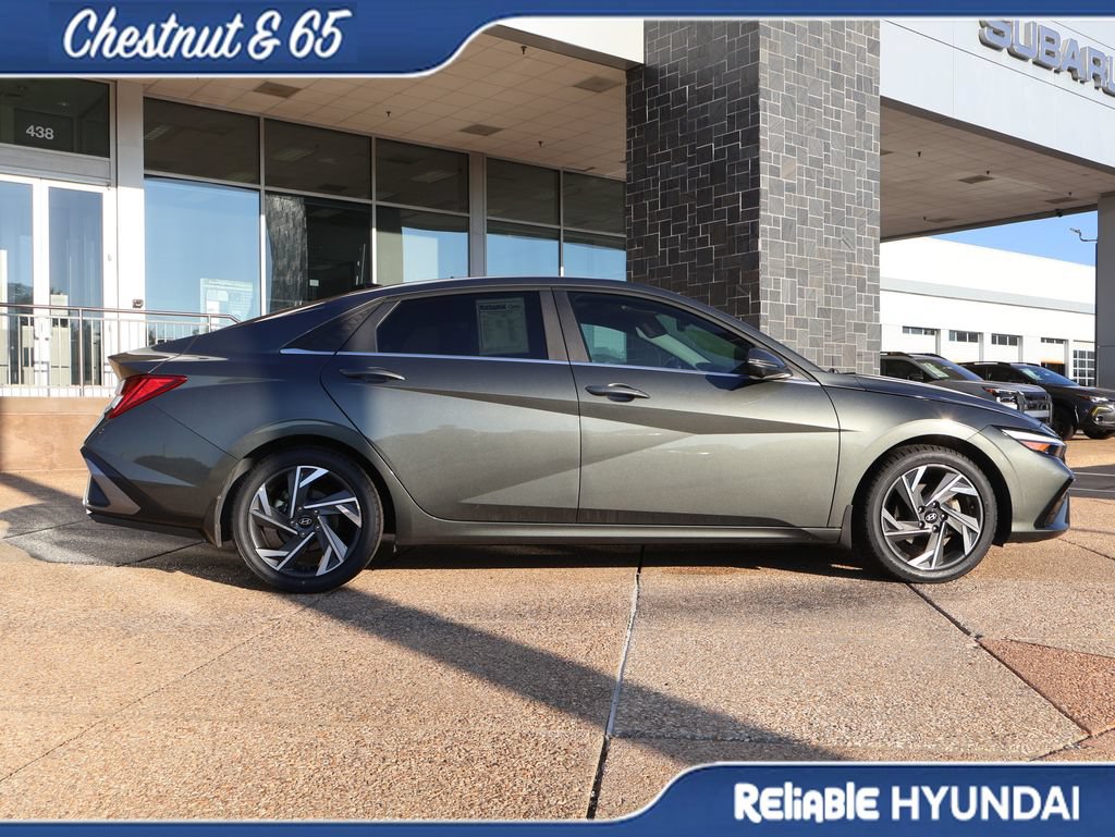 Certified 2024 Hyundai Elantra Limited FWD image 7