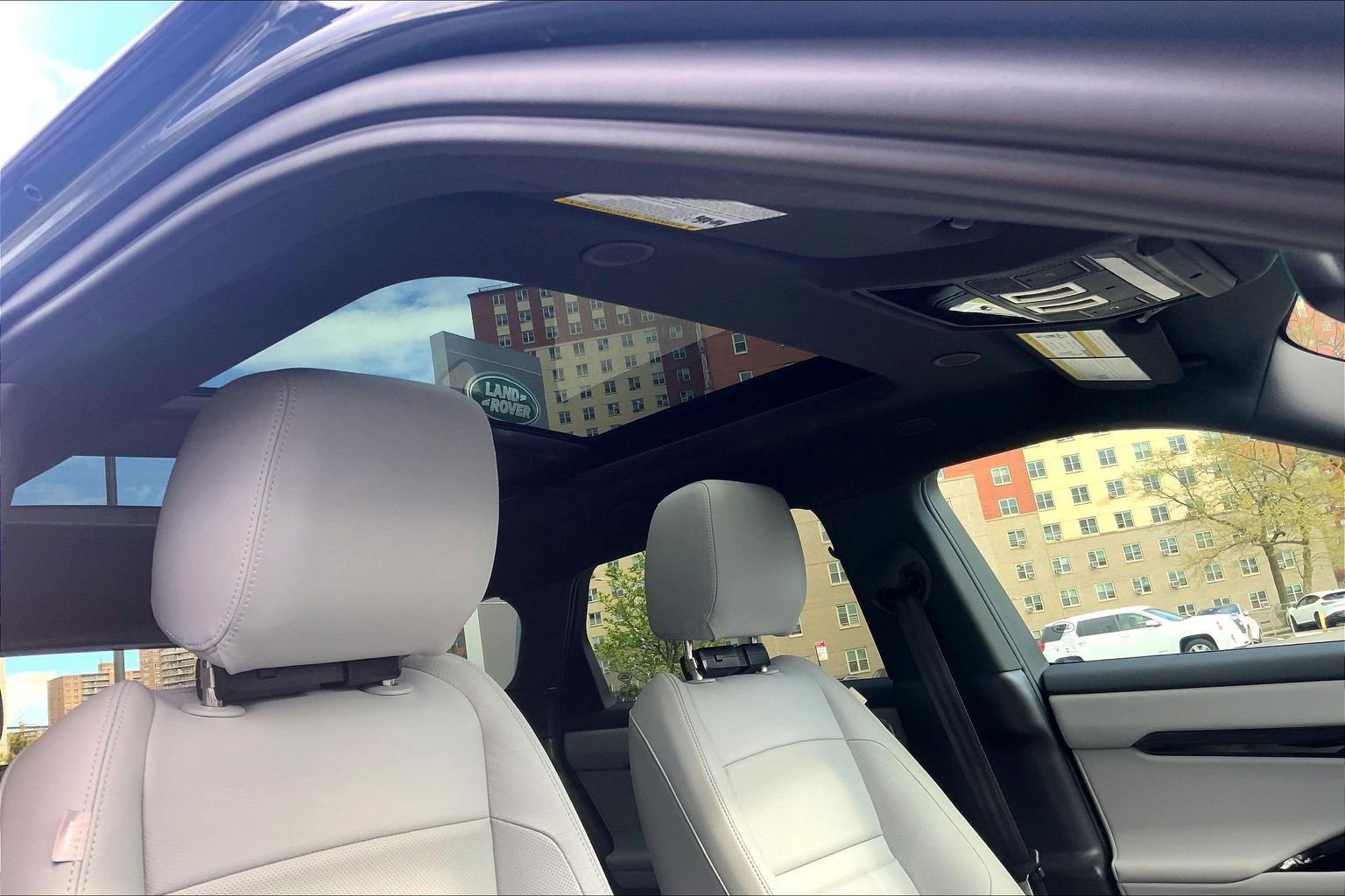 Used 2026 Land Rover Range Rover Evoque S image 14