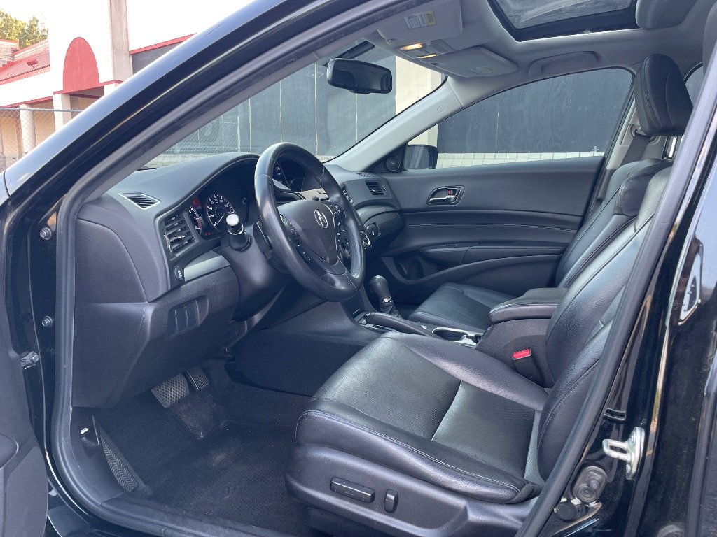 Used 2017 Acura ILX FWD image 2