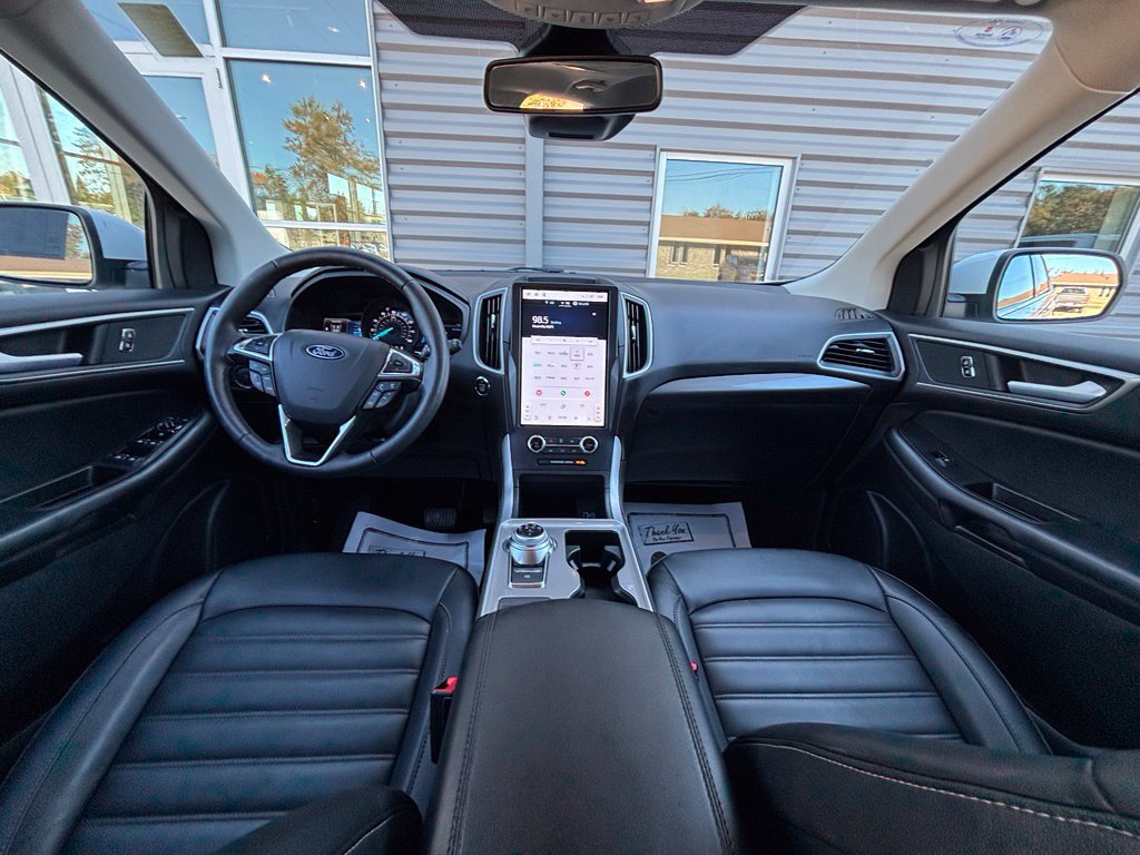Used 2024 Ford Edge SEL w/ Convenience Package AWD/4WD image 11