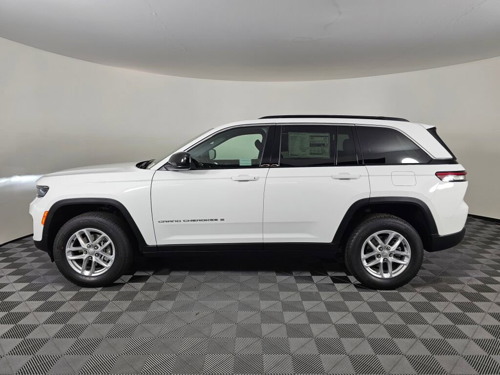 New 2025 Jeep Grand Cherokee Laredo X w/ Trailer Tow Package image 7