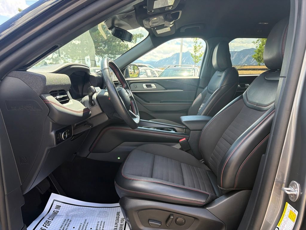 Used 2025 Ford Explorer ST-Line AWD/4WD image 22