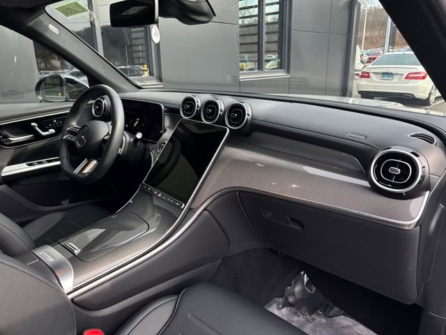 Used 2025 Mercedes-Benz GLC 300 4MATIC image 46