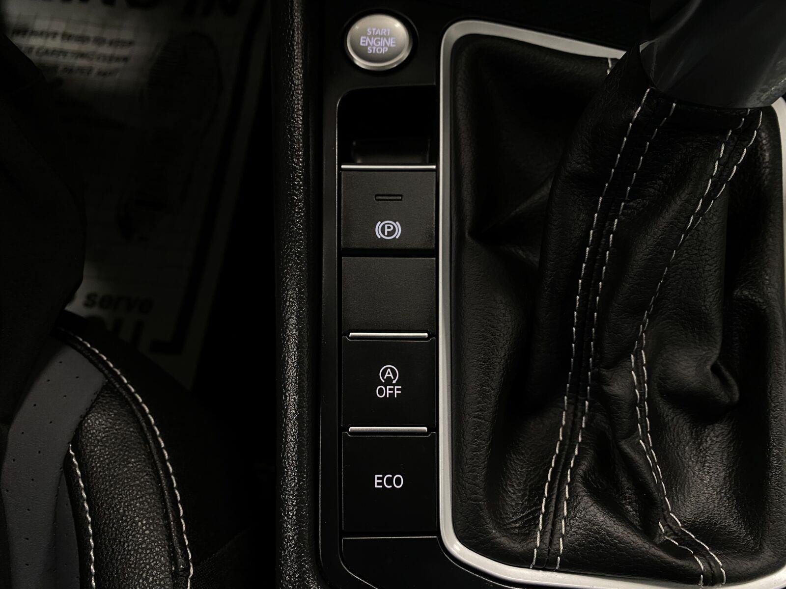 Certified 2025 Volkswagen Jetta SE FWD image 23