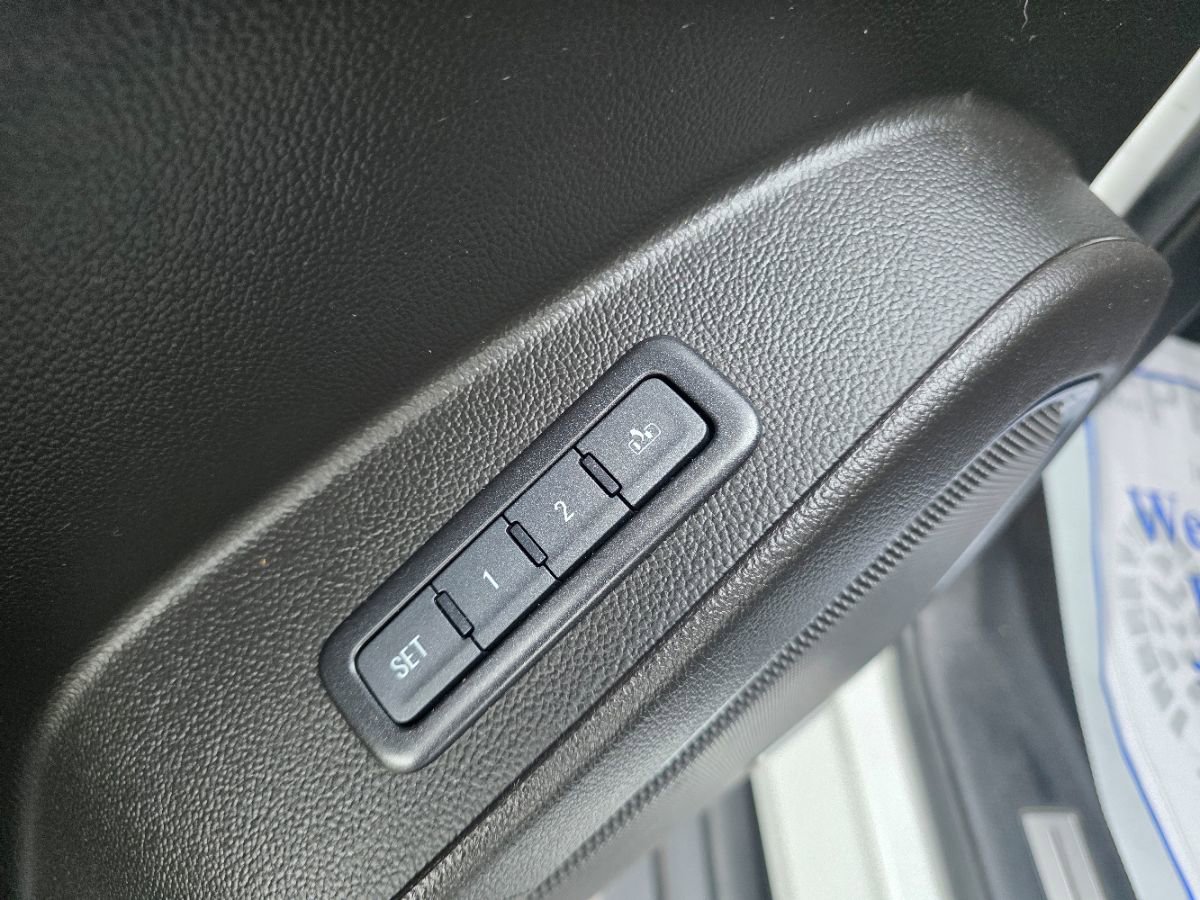 Used 2018 Chevrolet Tahoe LT image 16