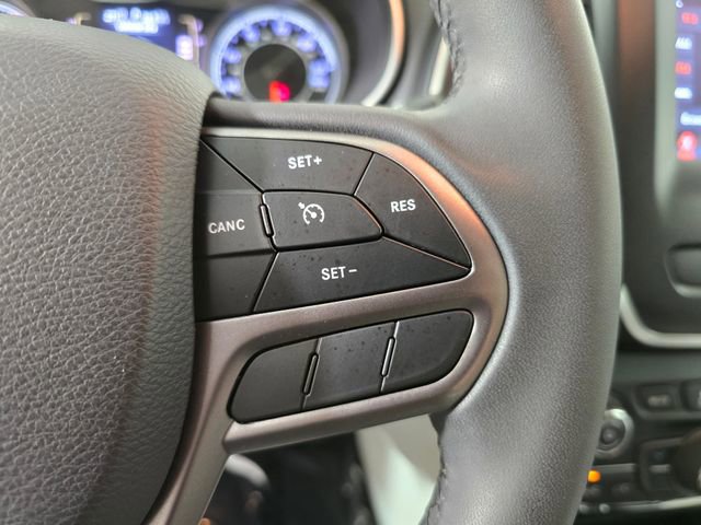 Used 2020 Jeep Cherokee Latitude Plus image 29